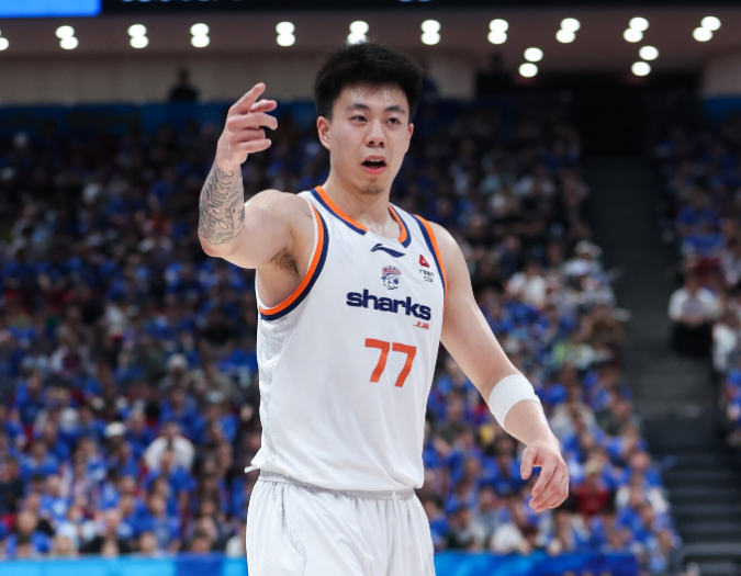上海大胜北控:张镇麟28分屡秀暴扣 廖三宁34+5+4创生涯纪录